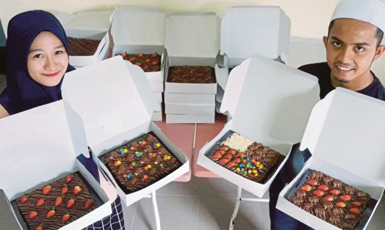 Ambil Resepi Brownies Dari Internet, Wanita Jual 1,200 